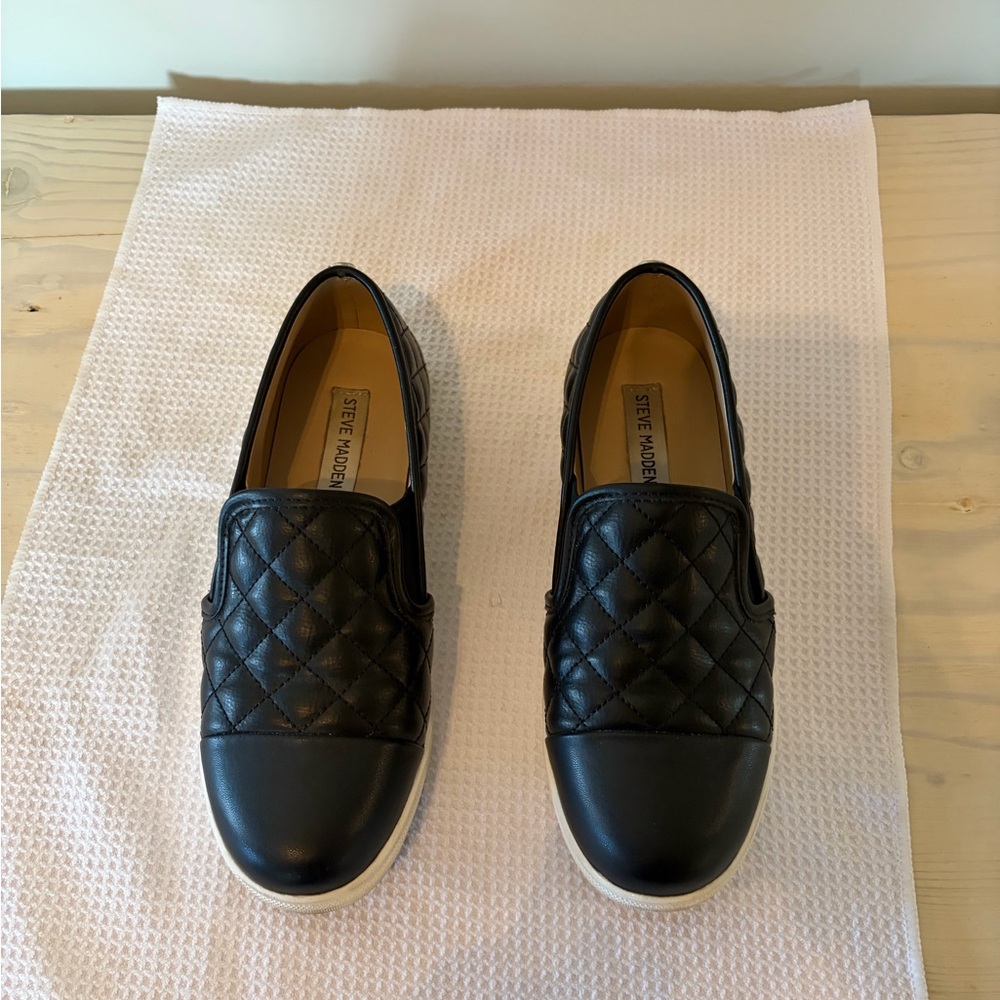 🖤 Steve Madden Quilted Slip-On Sneakers – Size 7.5 🖤